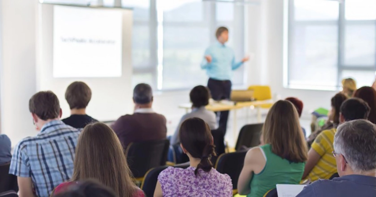How to Sell 100 Seats In Your Online Course to One Corporate Client
