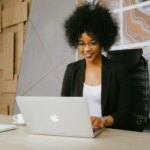 7 Top Challenges with Online Learning For Students (and Solutions)